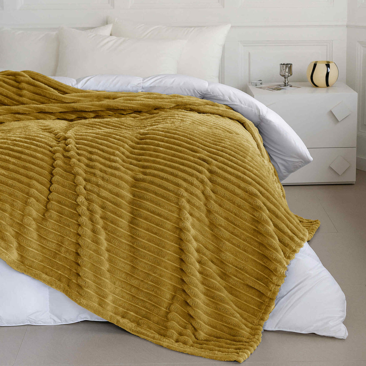 Bellissima Plush Throw