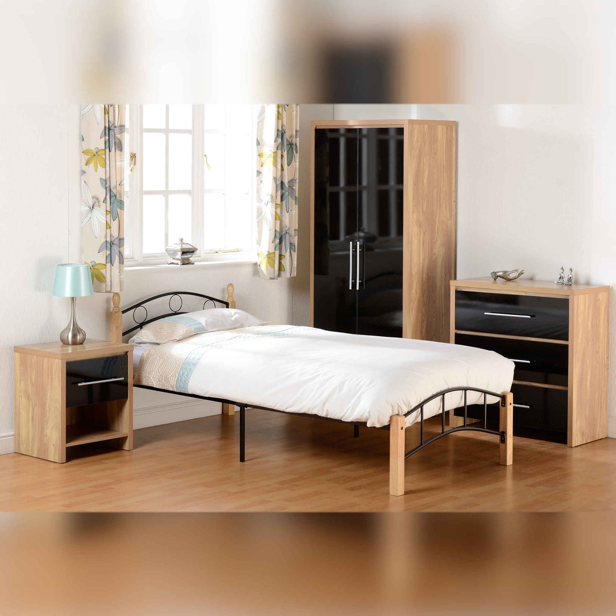 Luton 3' Bed (Natural/Black)