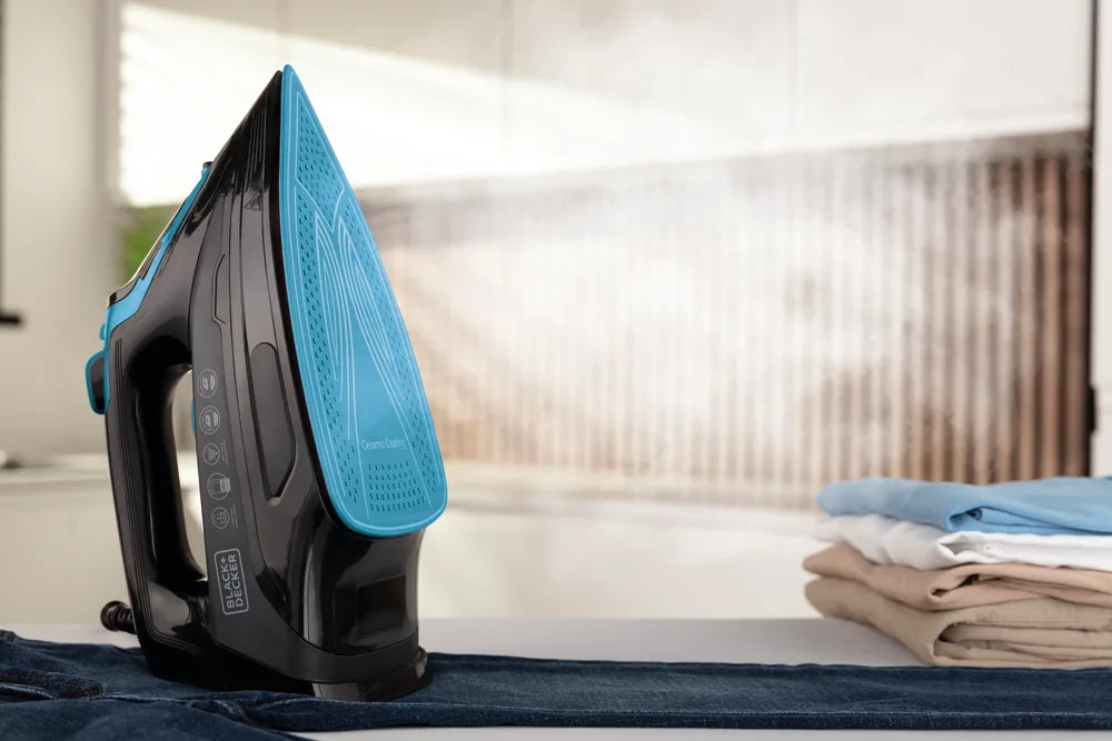 Black + Decker 3000W Steam Iron - Black & Aqua with Advanced Steam Technology